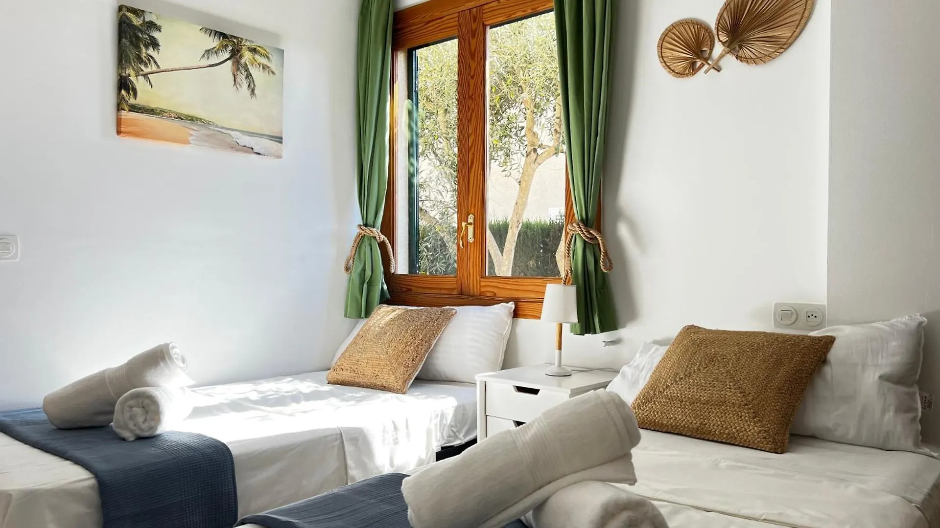 Sa Calma Marina A Tranquil Mediterranean Retreat サ・ラピタ スペイン